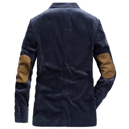 Brown men's tailored jacket. Casual outerwear, perfect for stylish everyday wear. Modern fit fashion.
