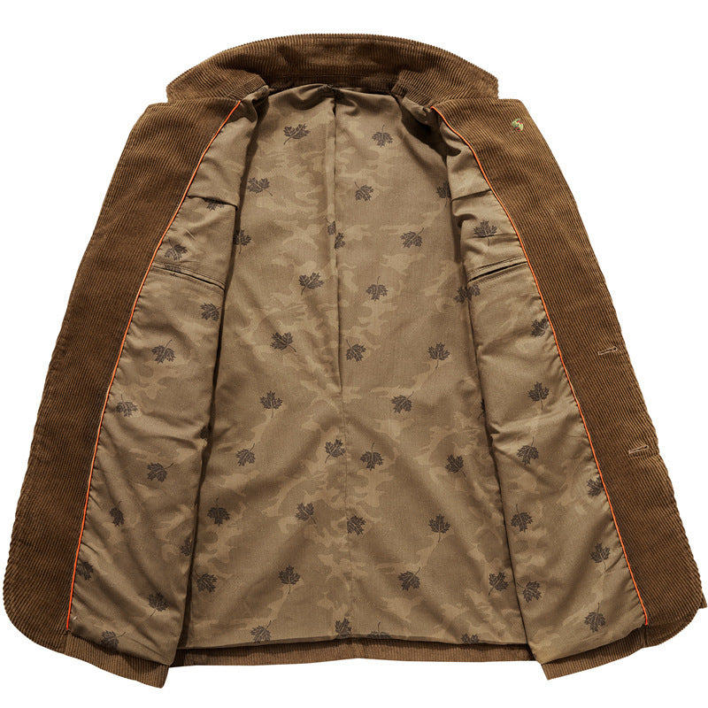 Detailed view of a men's tailored jacket with a casual fit. Modern outerwear for stylish men's fashion.