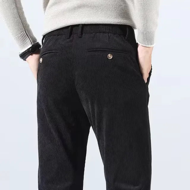 Smart casual men's tailored trousers, combining elegance with all-day comfort and modern fit.