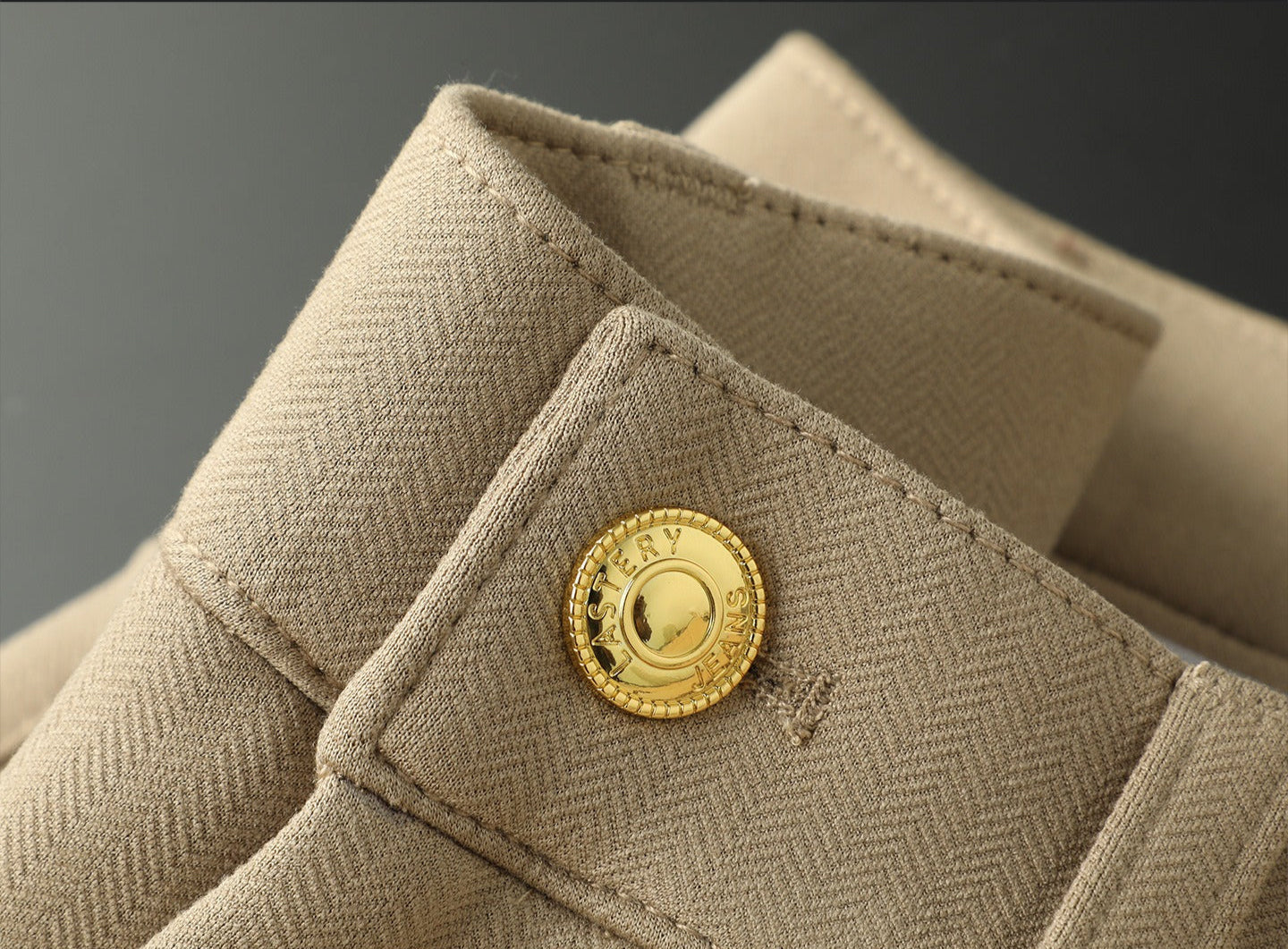 Sharp men's tailored dress trousers, an elegant choice for office, formal events, and upscale casual.