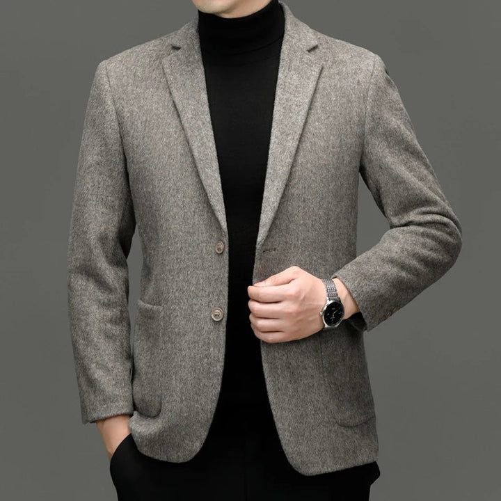 Men's tailored fit blazer for sharp, sophisticated style. Ideal for business wear and professional attire.