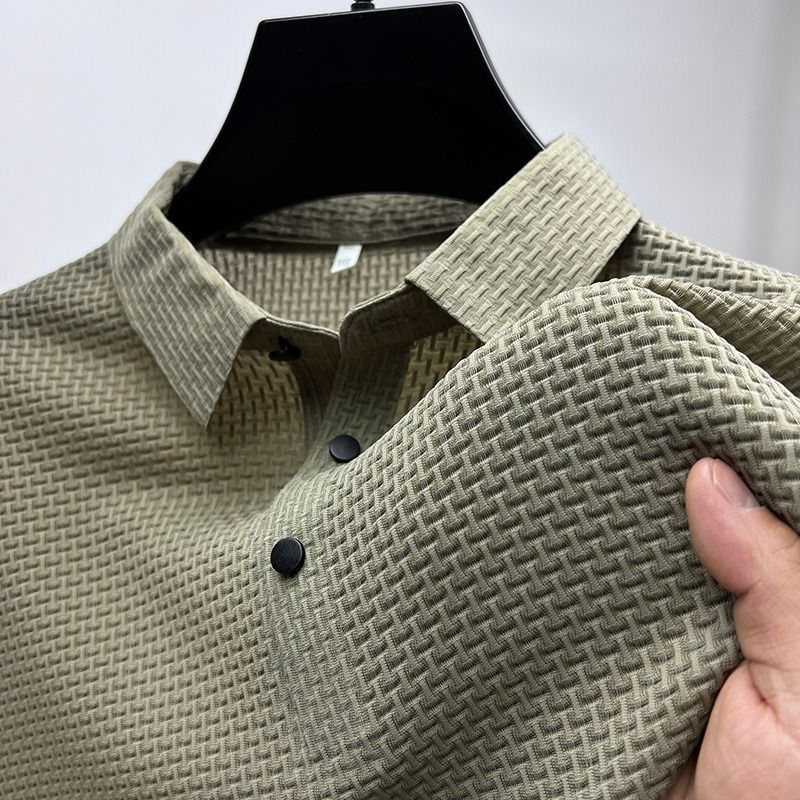 Casual men's sophisticated polo. Tailored fit, short sleeve design ideal for summer or everyday fashion.