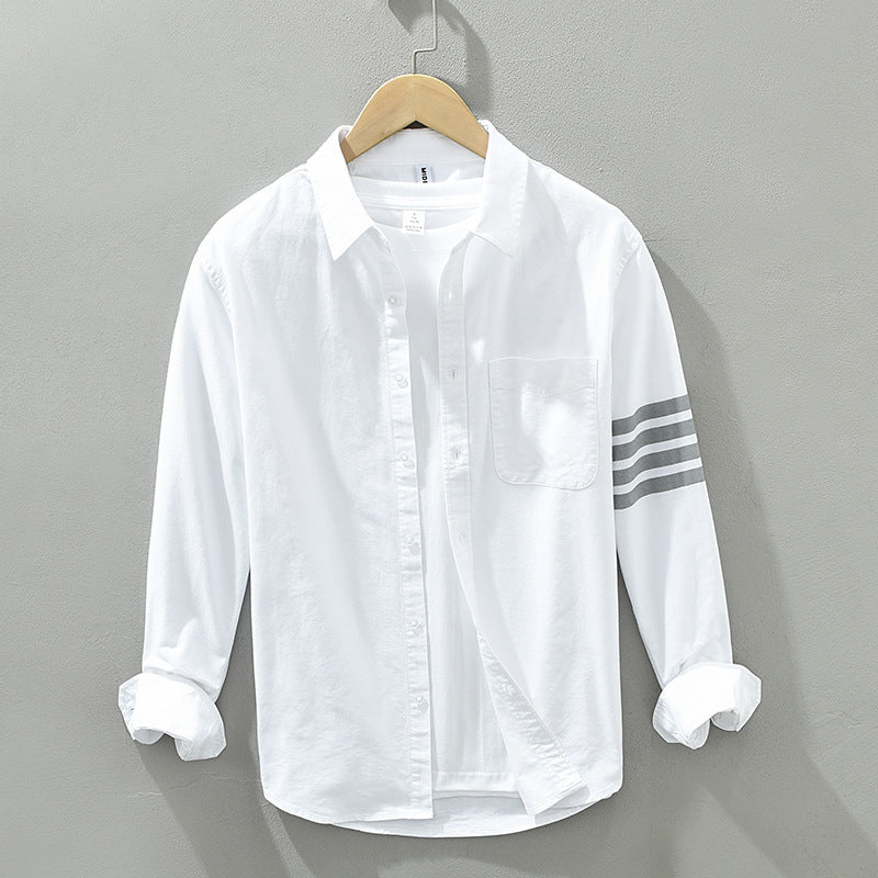 Men's tailored lightweight casual shirt, perfect for everyday wear. Modern fit.