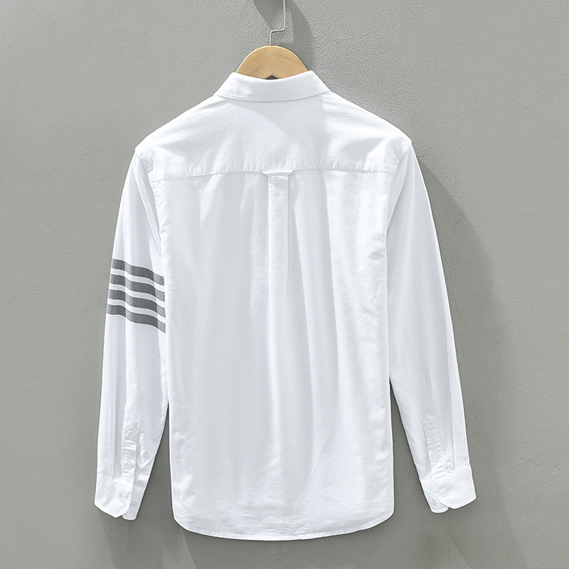 Men's tailored lightweight casual long-sleeve shirt. A comfortable, versatile top for modern men's apparel.