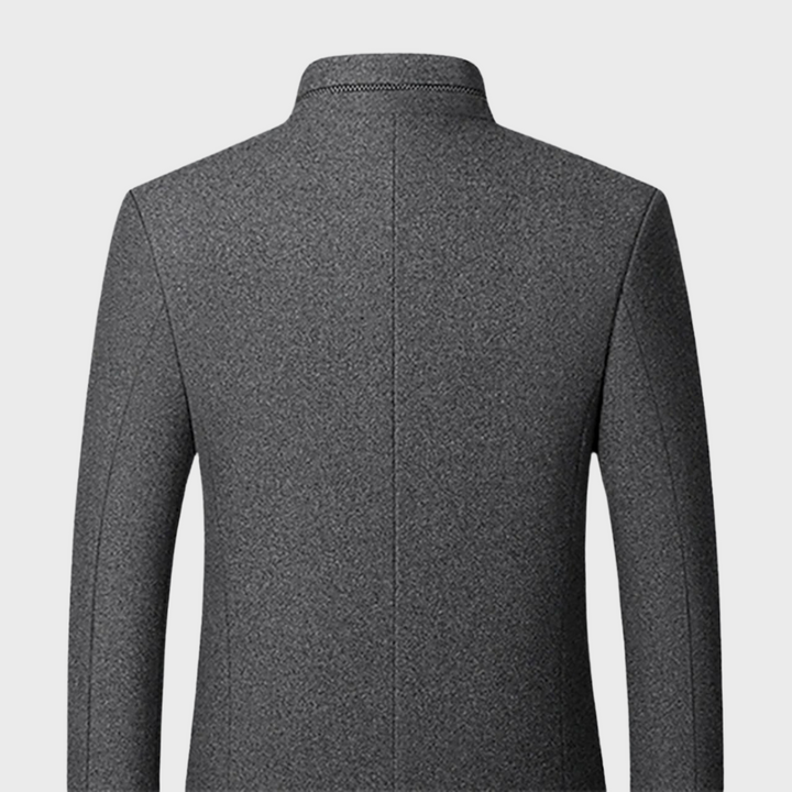 Men's tailored stand collar business coat featuring practical side pockets. Sleek and professional AW fashion.