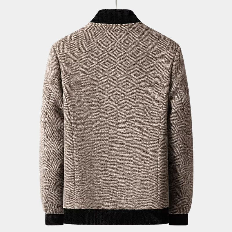 Sharp men's structured gray jacket with a tailored fit. Modern and sophisticated outerwear for men.