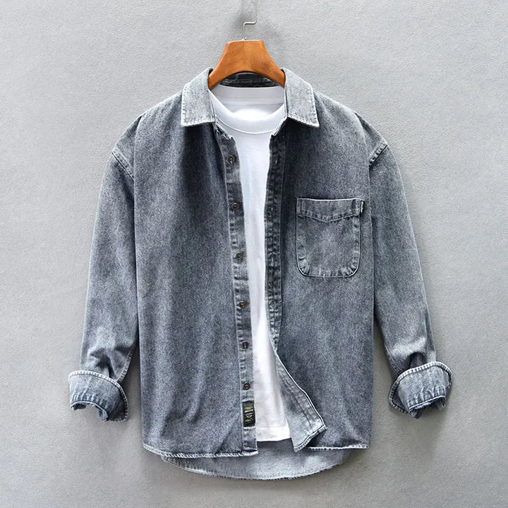 Men's timeless casual long-sleeve button-up shirt. Perfect for versatile everyday fashion.