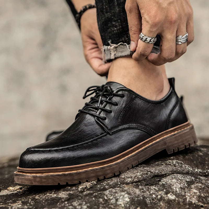 Durable black Men's Trenton versatile comfort shoes. Seamlessly transitions from dress to casual wear.