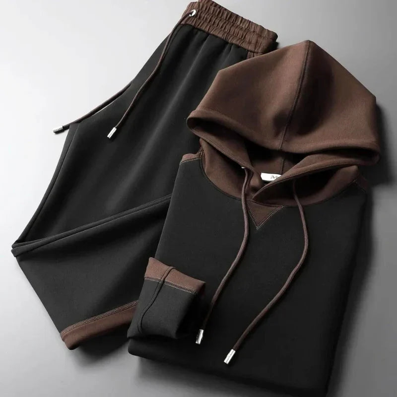 Comfortable men's two-piece set: two-tone crewneck & joggers. Perfect for all-day wear.