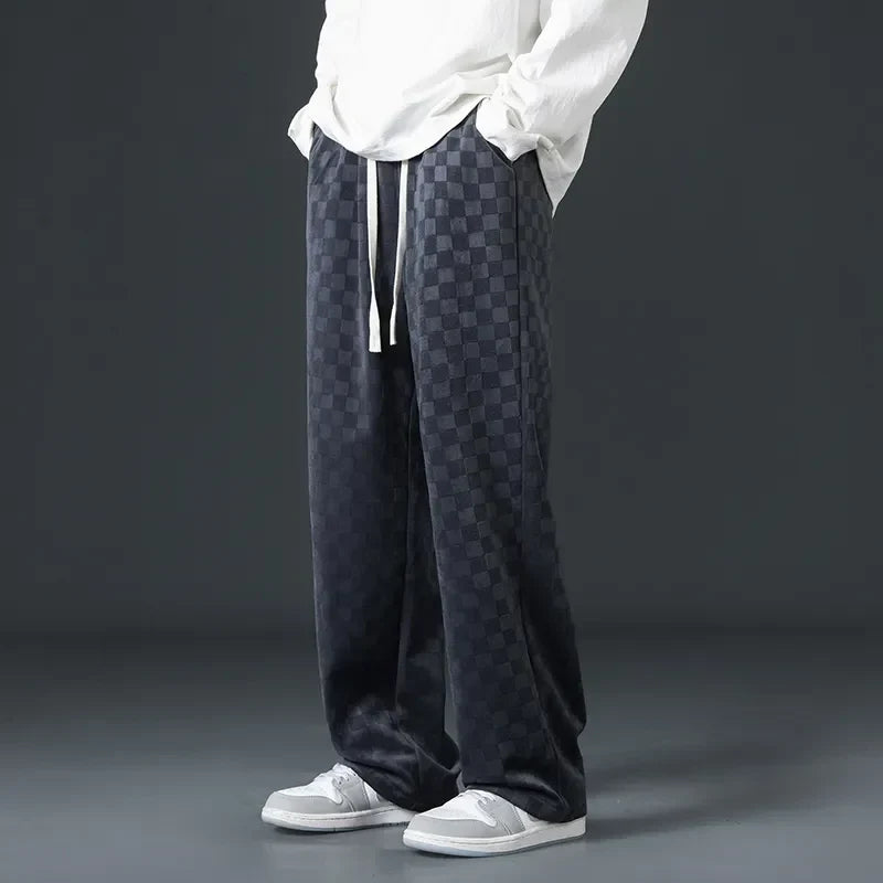 Soft men's relaxed fit gray sweatpants, ensuring ultra-comfort for everyday wear and relaxing sessions.