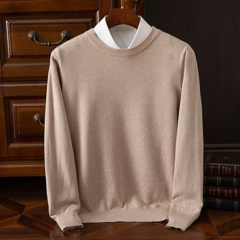 Soft men's crewneck jumper, offering ultimate comfort and a classic look for everyday style.