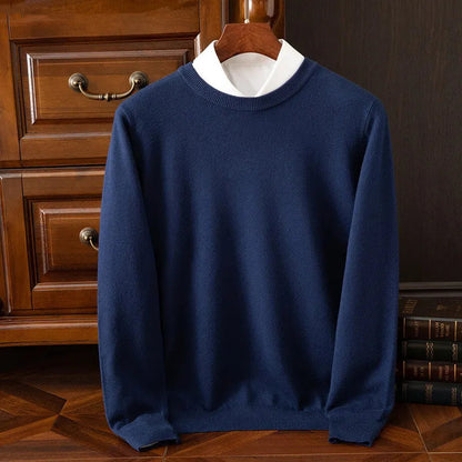 Comfortable men's classic crewneck sweater, a versatile and soft jumper for daily casual wear.