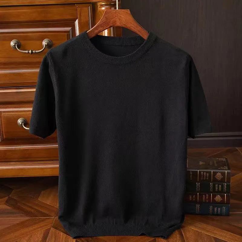 Essential men's premium basic short sleeve t-shirt. Super soft for comfortable everyday wear and casual style.