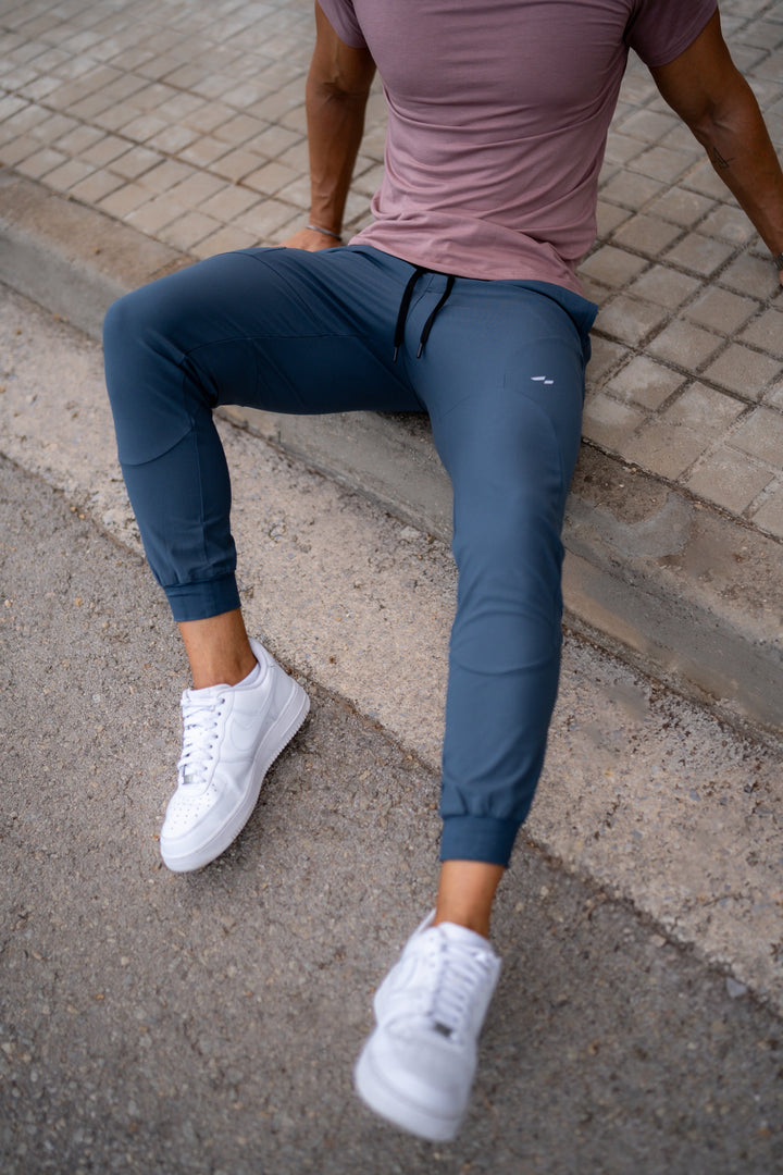 Valenza men's performance activewear joggers, black, for training & travel.