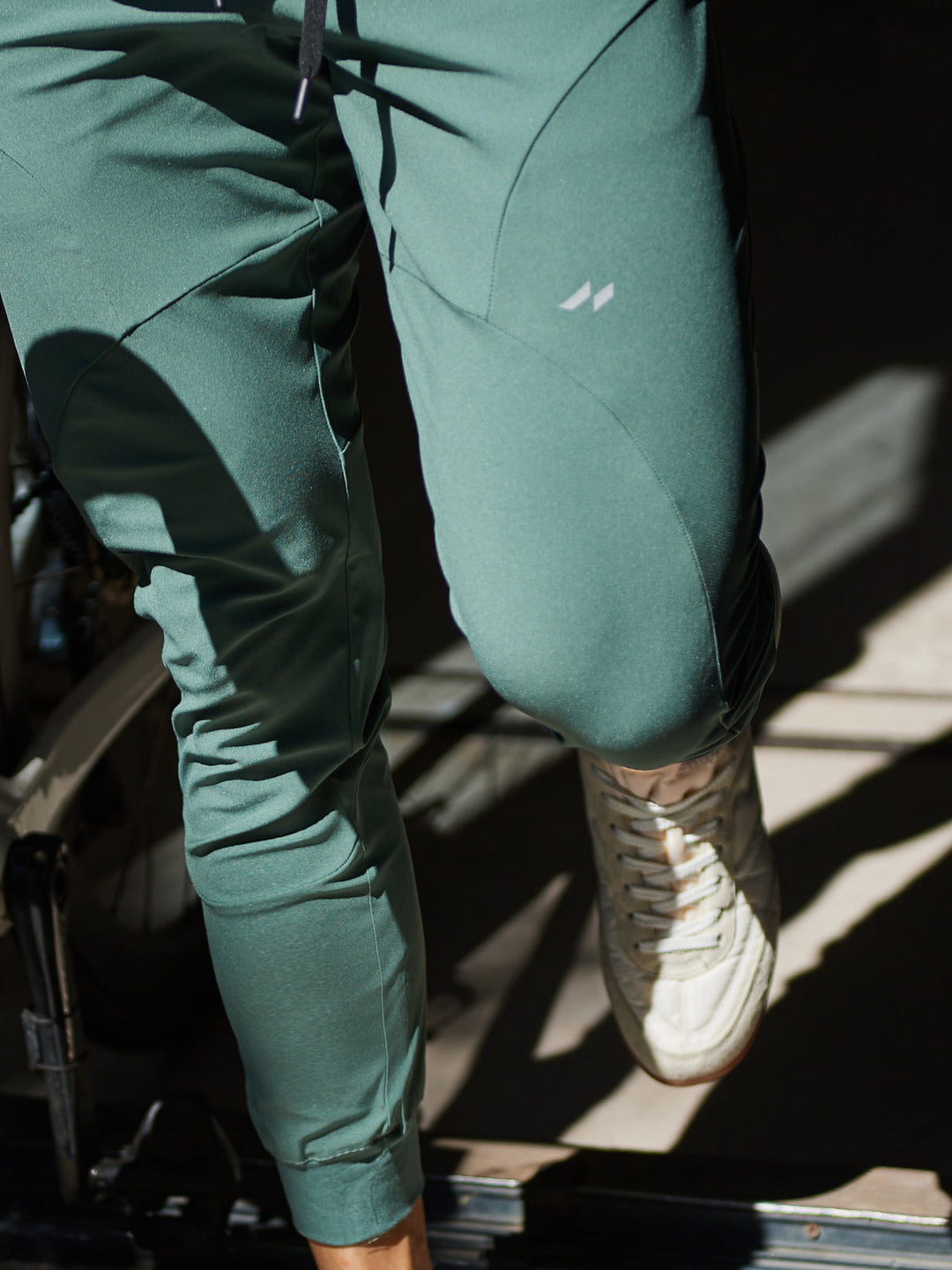 Comfortable Valenza men's athletic joggers, quick-dry, perfect for an active day.