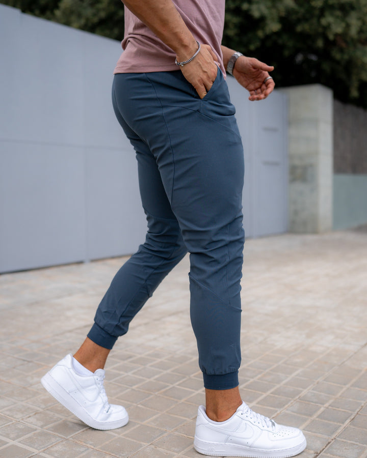 Valenza performance joggers for men, versatile activewear, ideal for sports.