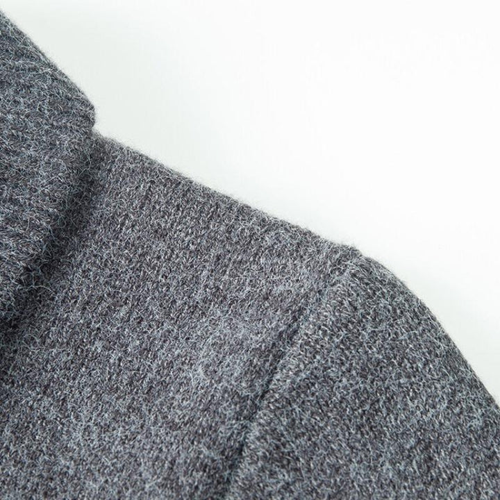 Detail of Men's Valero cardigan knit texture. High-quality men's sweater for comfort & style.