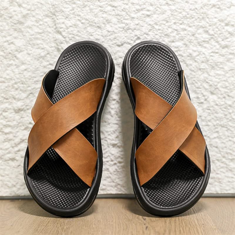 Men's Venturo comfort cross-strap sandals, perfect for casual summer wear with a padded insole.