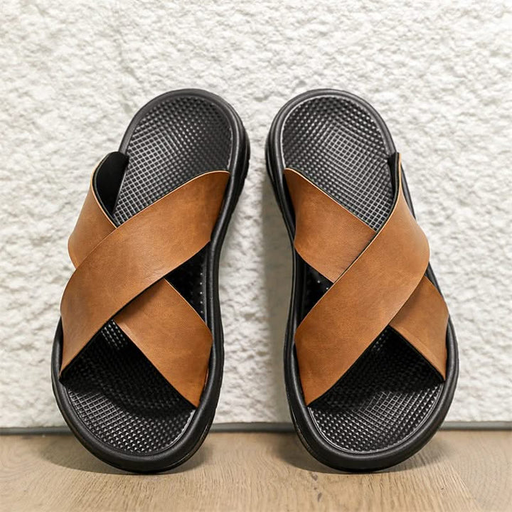 Men's Venturo comfort cross-strap sandals, perfect for casual summer wear with a padded insole.