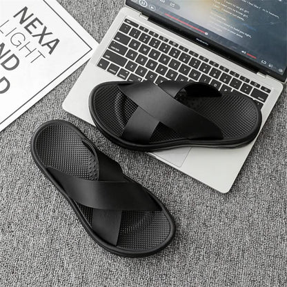 Men's Venturo comfort sandals, cross-strap design with a non-slip durable sole for summer outdoor wear.