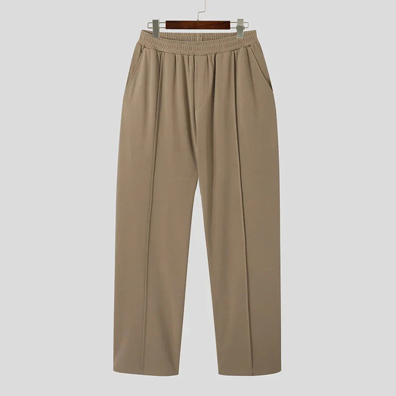 Waistband & fit of Men's Verona Classic Pleated Trousers. Comfortable tailored men's dress pants.