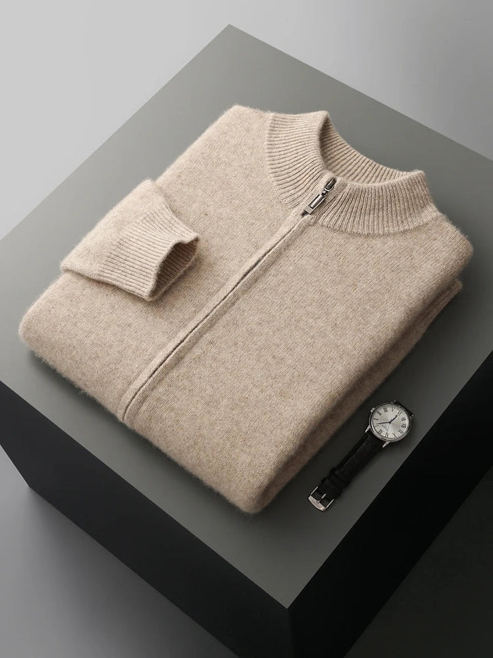 Versatile men's zip cardigan, an ideal layering piece for effortless style and comfort in men's fashion.