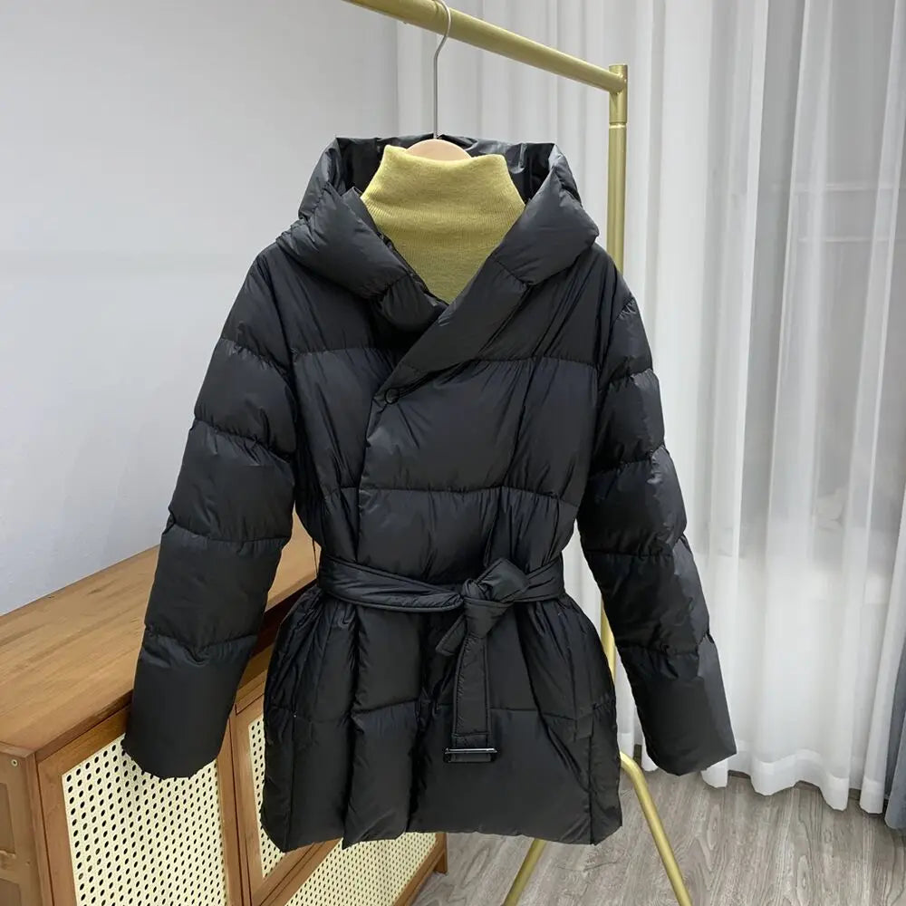 Modern men's hooded jacket in brown. Versatile all-season outerwear for a casual look.