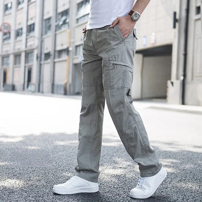 Versatile men's cargo pants, perfect for everyday wear, combining comfort, a relaxed fit & practical multi-pocket style.