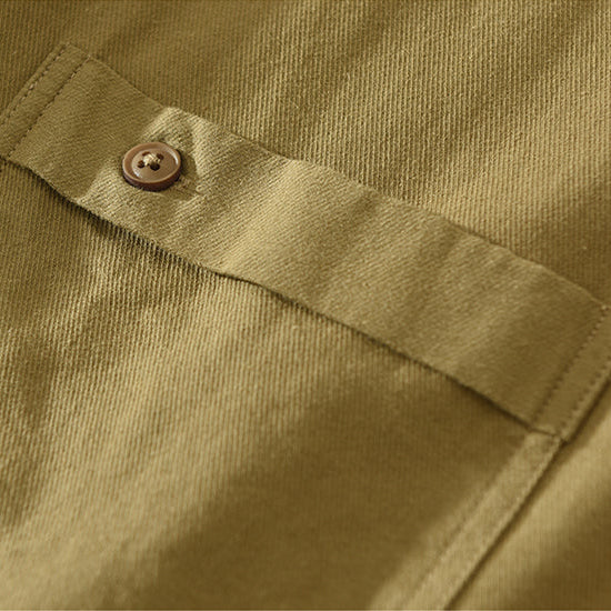 Men's versatile long-sleeve shirt with a relaxed fit, a fashion staple for daily comfort.