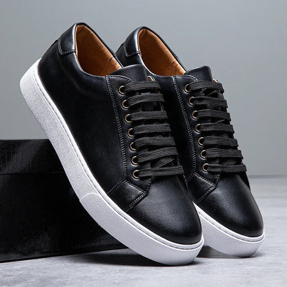 Minimalist men's low-top sneakers, combining comfort with versatile smart casual and everyday street style.