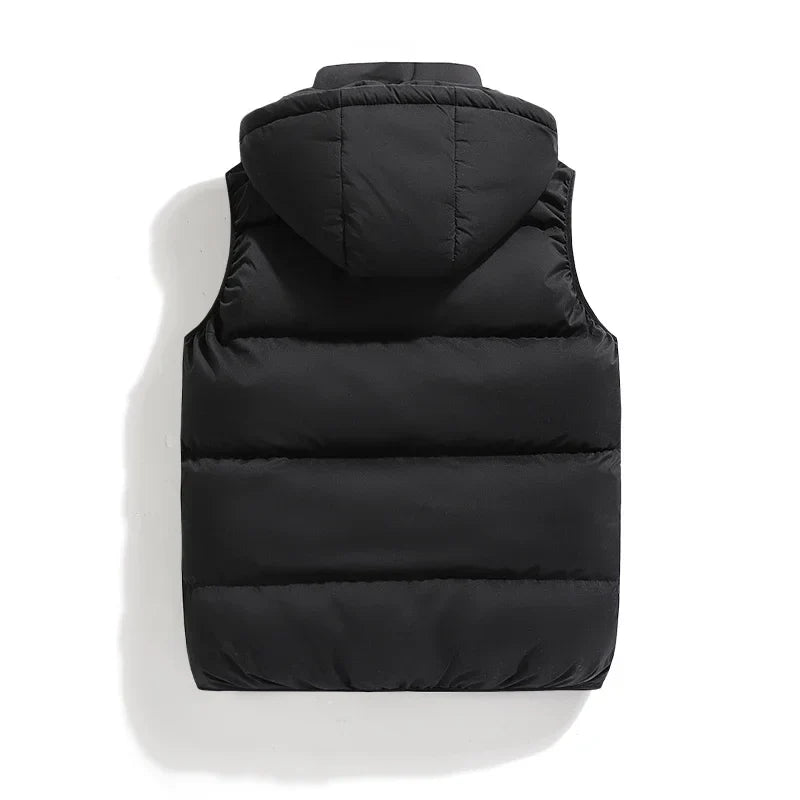 Practical men's quilted utility vest. A sleeveless zip-up jacket offering versatile warmth, comfort, and casual style.