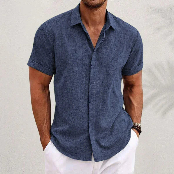 Everyday men's casual short-sleeve polo shirt style top, comfortable and chic.