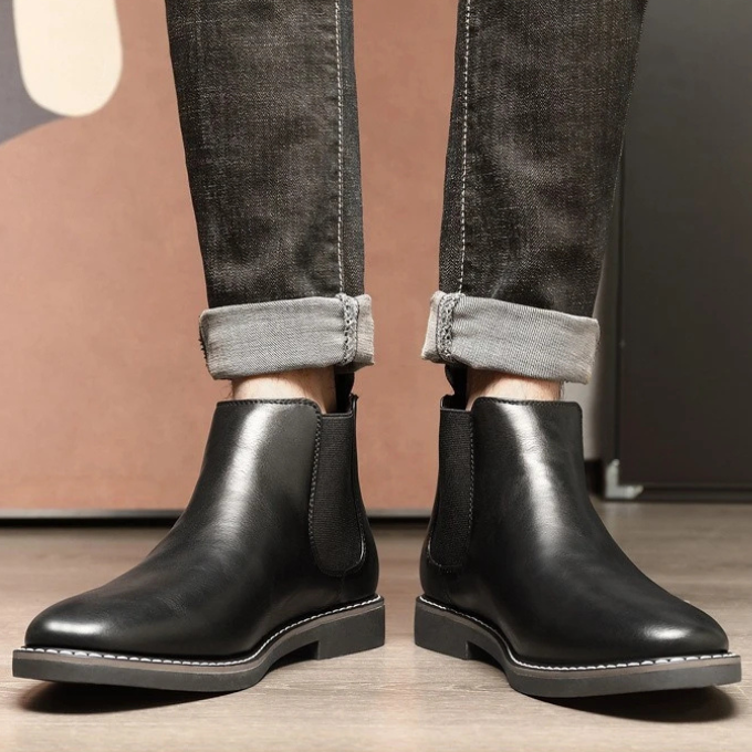 Men's fashion essential: comfortable slip-on Chelsea boots with timeless appeal.