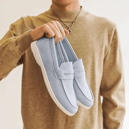 Stylish men's versatile loafers. Easy slip-on design, ideal for both casual and formal occasions.