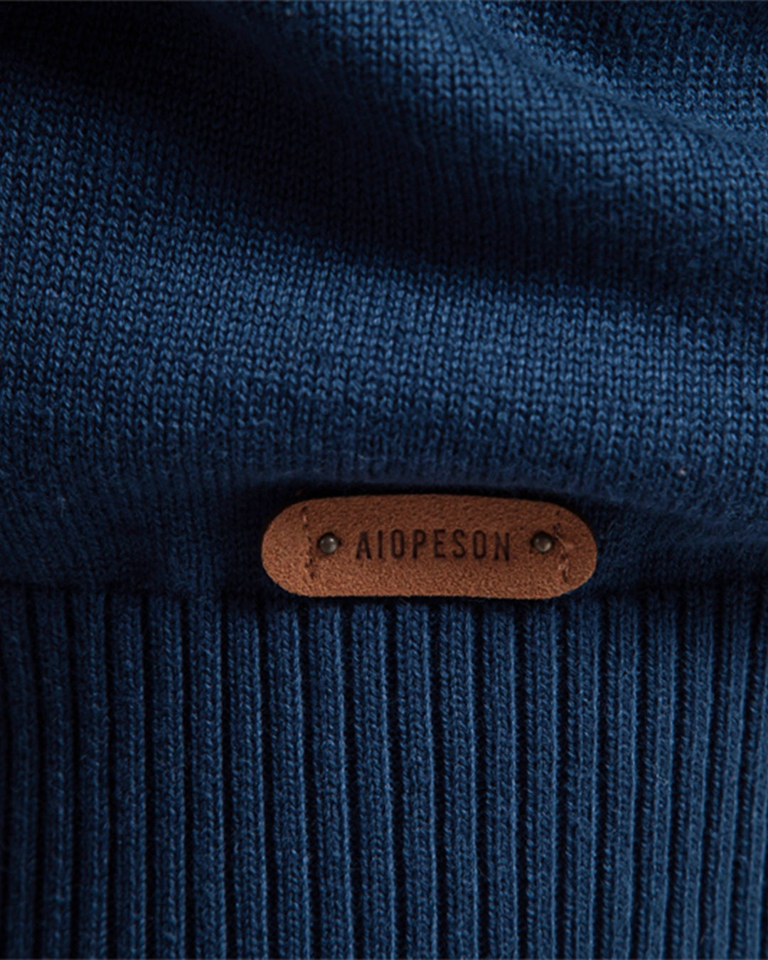 Men's stylish textured crew neck sweater, perfect for both relaxed and dressed-up looks.