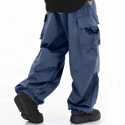 Urban men's wide-leg cargo pants, comfortable and stylish for casual streetwear.