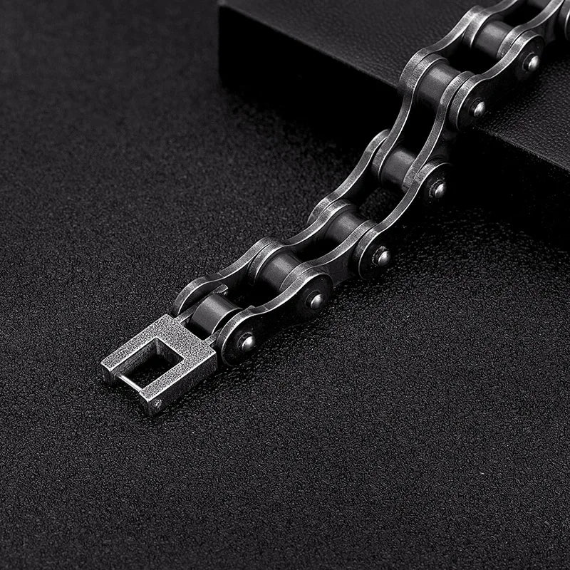 Men's vintage black stainless steel chain bracelet. Rugged, durable link design, versatile for punk & biker fashion.