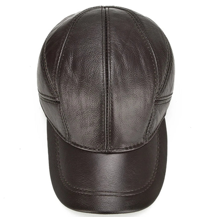 Stylish men's vintage black leather cap, an essential accessory for a classic and sophisticated look.