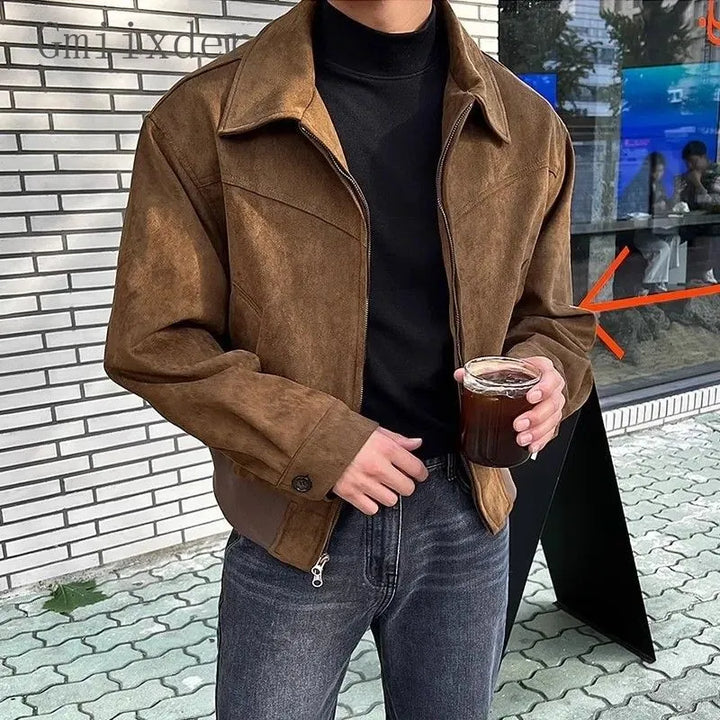 Stylish men's vintage zip jacket, ideal for casual everyday wear. Fashionable outerwear for a layered look.