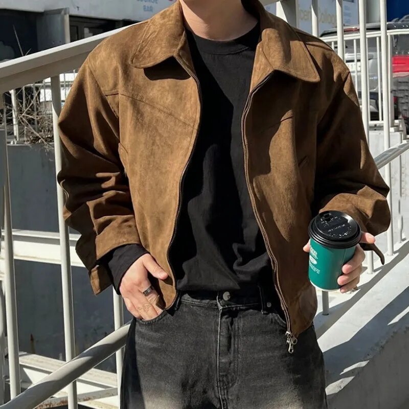 Fashionable men's vintage casual zip jacket. Essential everyday outerwear for a classic, stylish layered look.