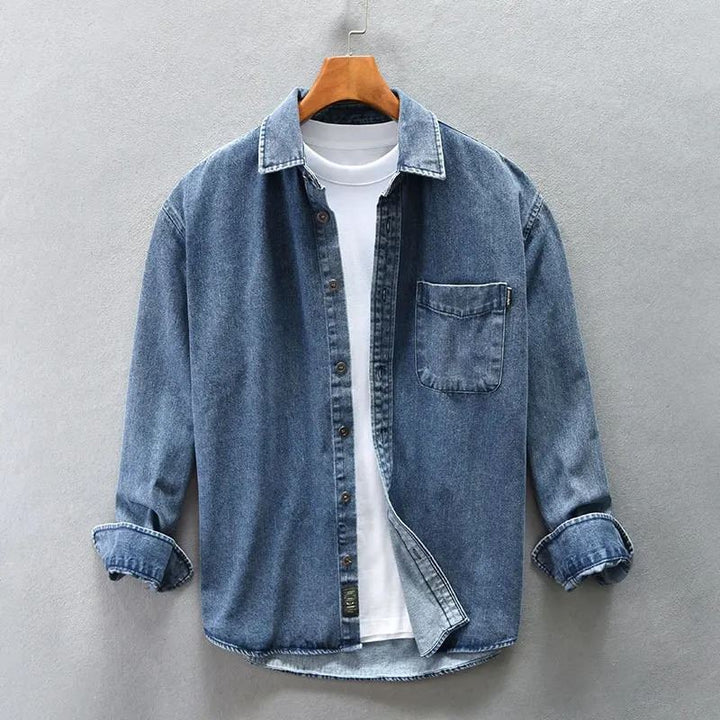 Versatile black stone-washed men's long-sleeve shirt. Button-up design for a relaxed, vintage-inspired casual fit.