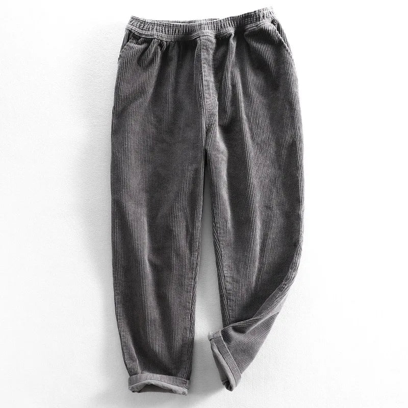 Classic gray men's vintage casual pants with a comfortable, relaxed fit. Perfect for versatile everyday wear.