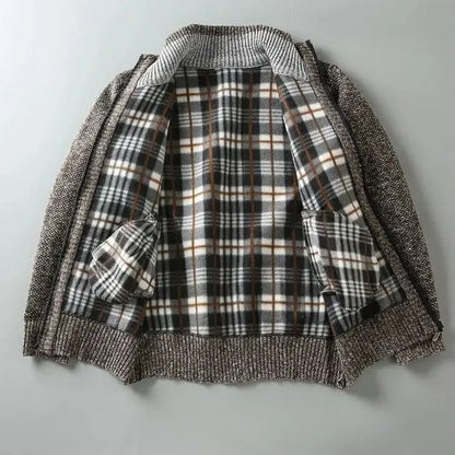 Functional men's warm Cumberland jacket, an essential piece for cold weather outerwear.