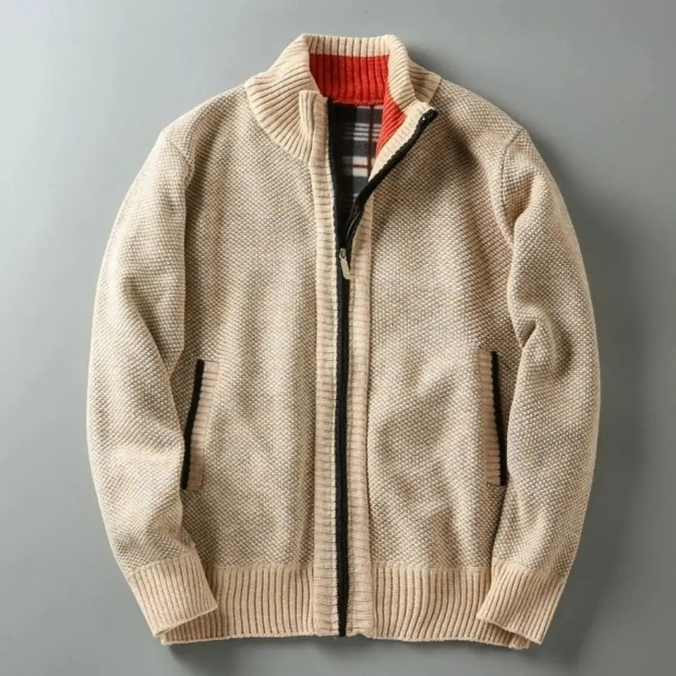 Versatile men's Cumberland winter jacket, warm and perfect for any outdoor setting.