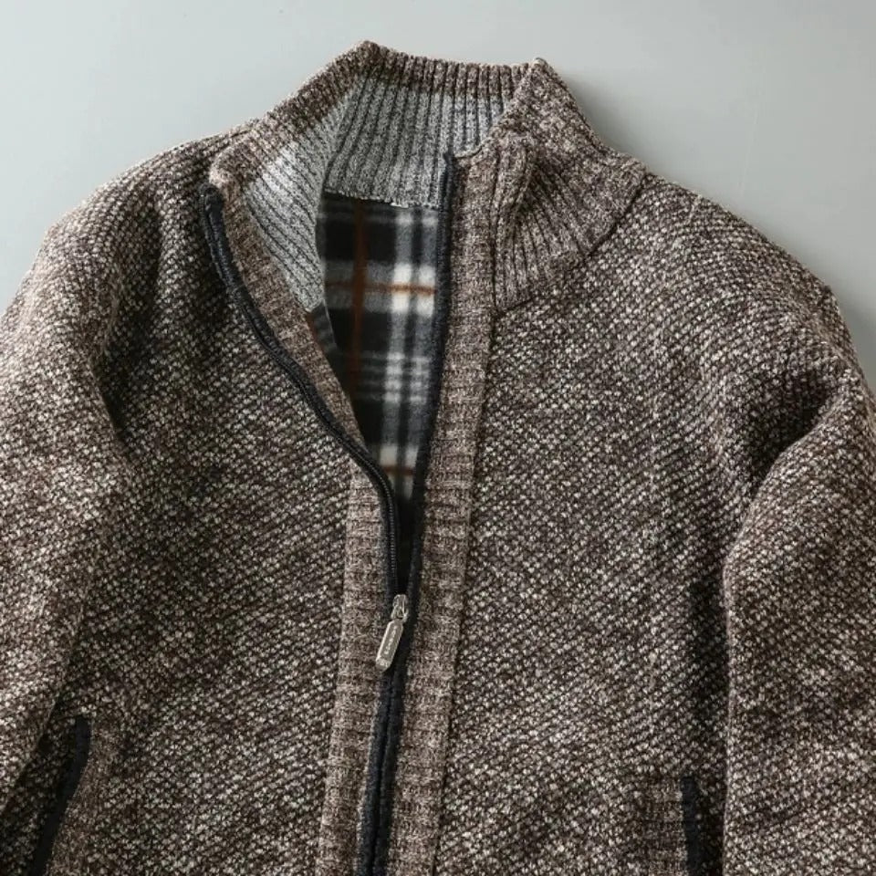 Casual men's warm Cumberland jacket, ideal everyday outerwear for winter fashion.