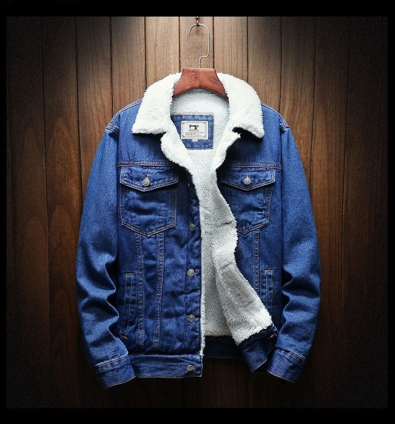 Classic men's warm retro denim jacket, fleece-lined. Timeless casual outerwear, perfect for everyday style.