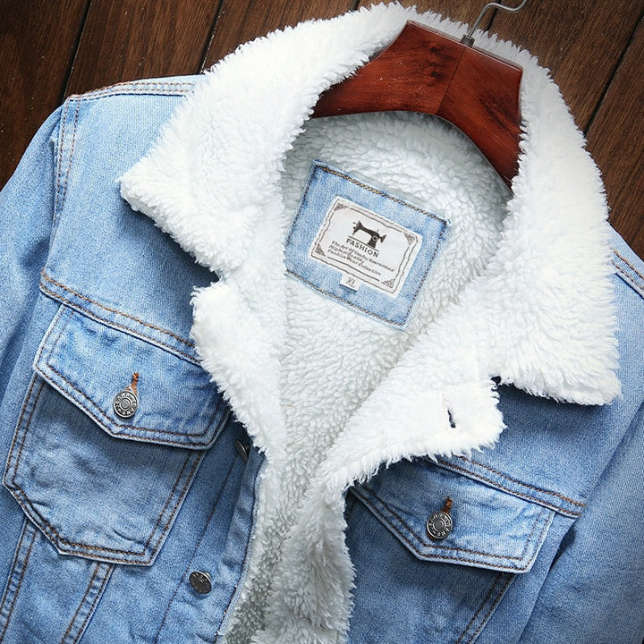 Retro men's denim jacket, fleece-lined for warmth. Perfect casual fall fashion for a stylish layered look.