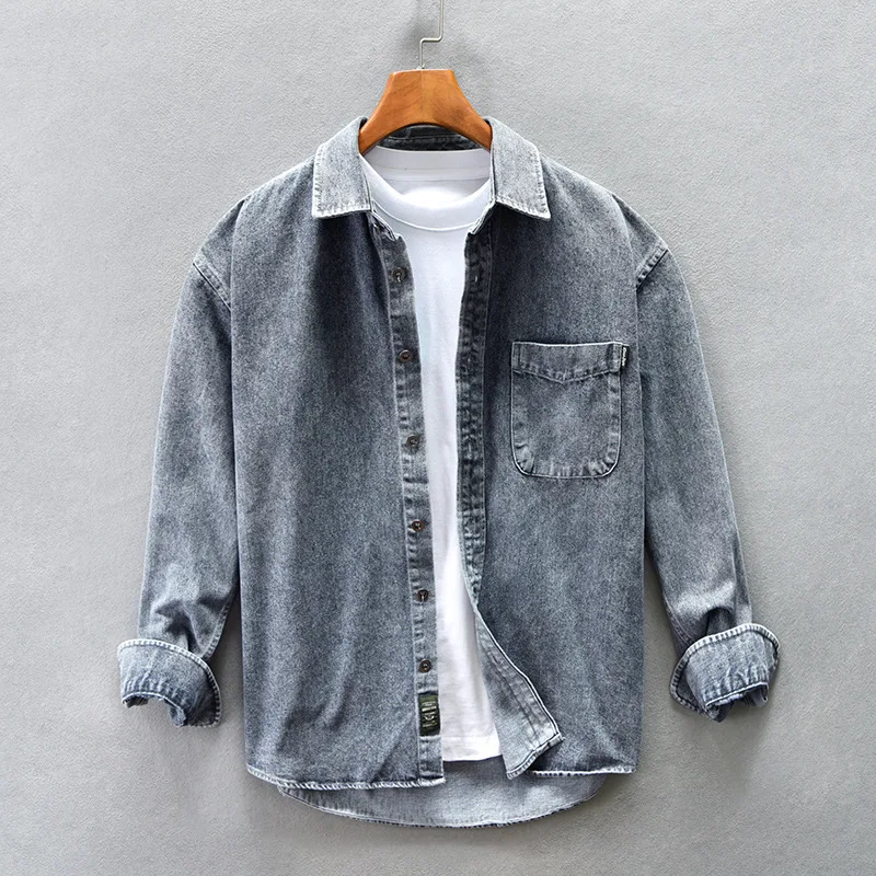 Versatile men's long sleeve button-up shirt, ideal for everyday fashion and layering, with a comfortable relaxed fit.