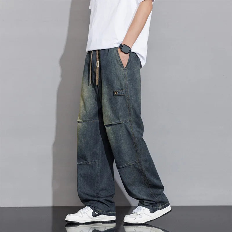 Versatile men's wide-leg cargo jeans, featuring a relaxed fit & durable denim for everyday fashion.