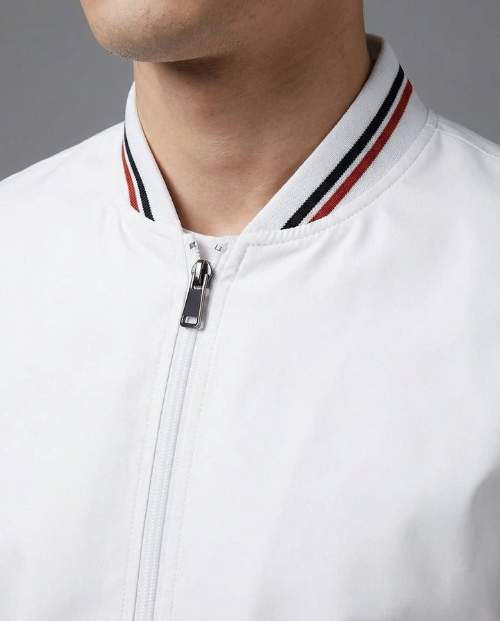 Lightweight men's water-repellent jacket featuring a stand-up collar. A versatile casual outerwear choice.